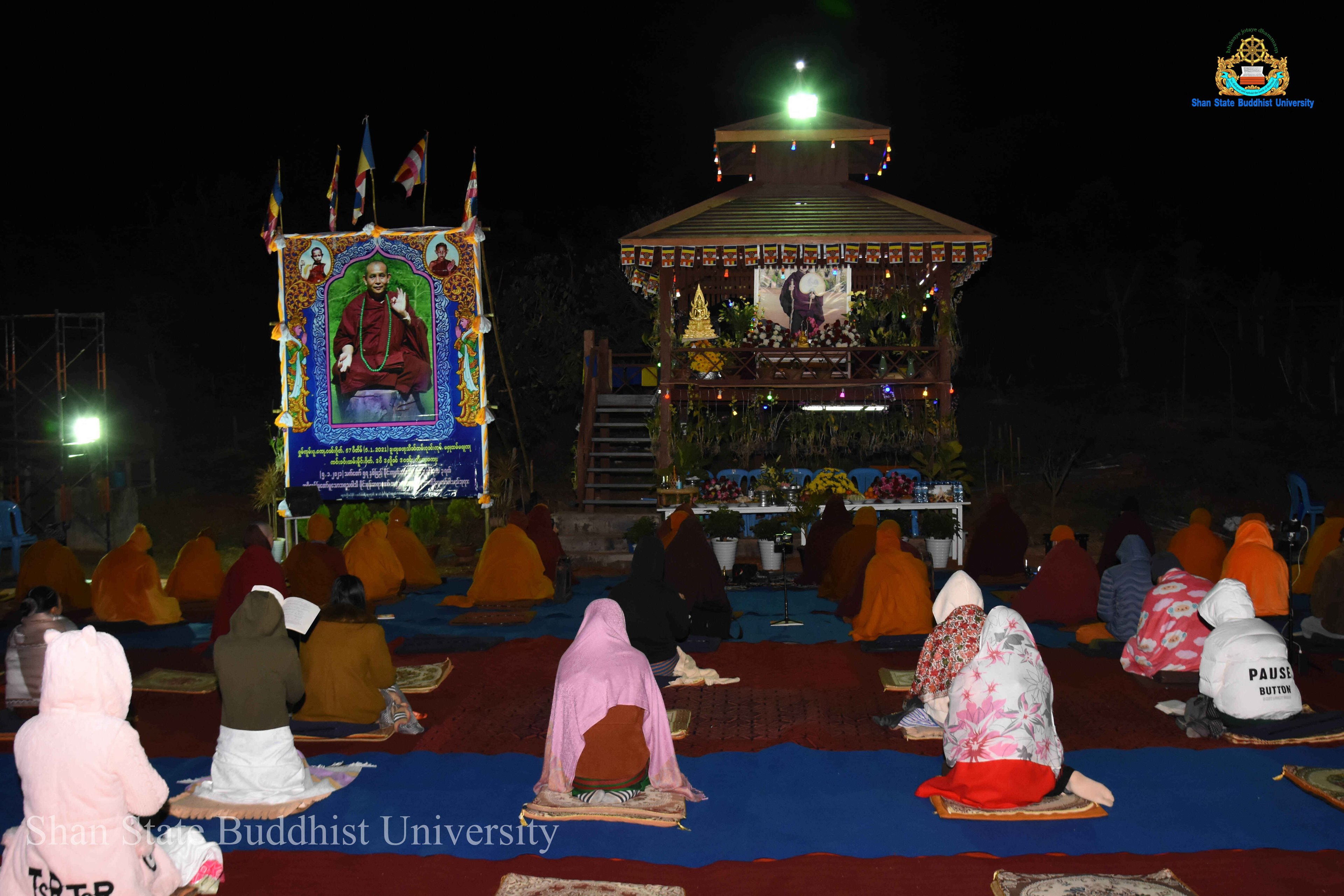 Chanting to invoke the blessings of the Most Ven. Phrakhuva Wunchoom Nyanasamvara